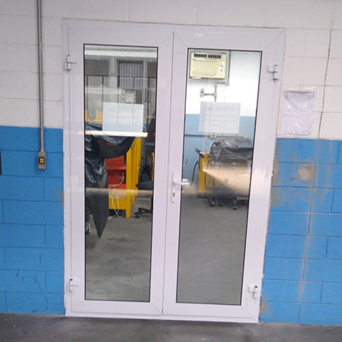 Porta de giro total instalada no vão ProAcoustic